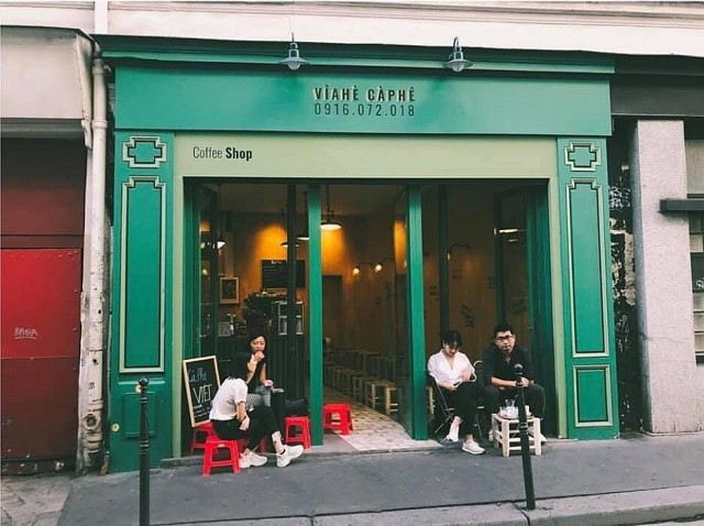 Sipping Vietnamese coffee at the heart of Paris sipping vietnamese coffee at the heart of paris