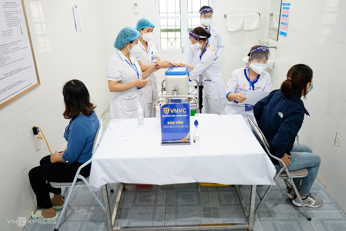 Vietnam launches biggest vaccination campaign against COVID-19, in photos Vietnam launches biggest vaccination campaign against COVID-19, in photos