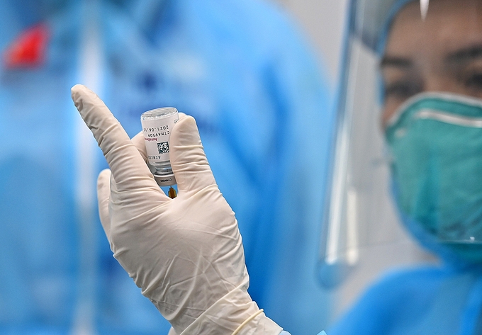Vietnam continues vaccination campaign with AstraZeneca vaccine 2535-1