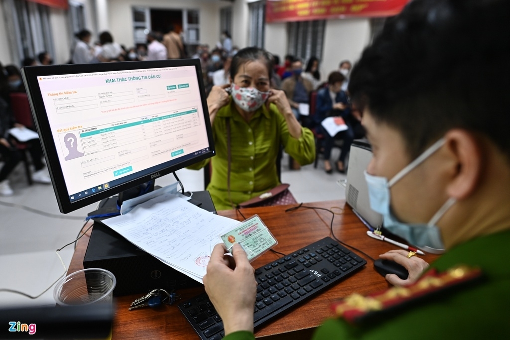 Vietnam issues 1.2 mil chip-based ID cards for citizens Vietnam issues 1.2 mil chip-based ID cards for citizens