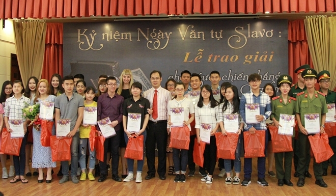 Russia grants 1,000 scholarships in 2021 to Vietnam 1654-4
