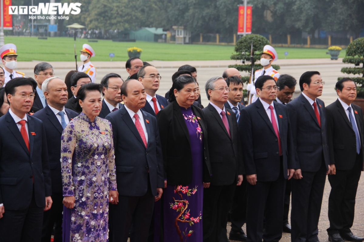 Party, State leaders pay tributes to late President Ho ahead of last NA session Party, State leaders pay tributes to late President Ho ahead of last NA session