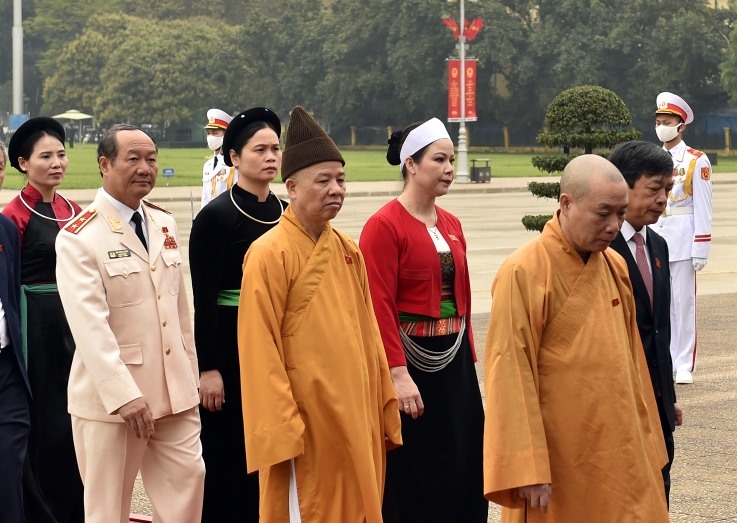 Party, State leaders pay tributes to late President Ho ahead of last NA session Party, State leaders pay tributes to late President Ho ahead of last NA session