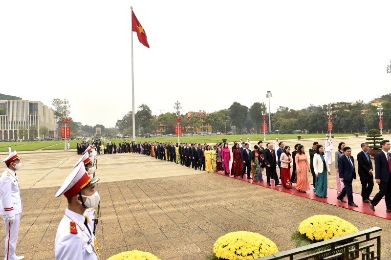 Party, State leaders pay tributes to late President Ho ahead of last NA session Party, State leaders pay tributes to late President Ho ahead of last NA session