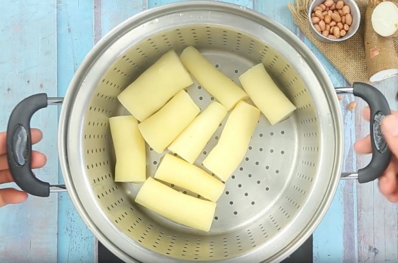 Cassava sweet soup, the perfect dessert to warm up cold winter days cassava sweet soup the perfect dessert to warm up cold winter days