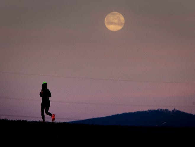 2020's April pink moon: calming respite from COVID-19 pandemic 2020s april pink moon calming respite from covid 19 pandemic
