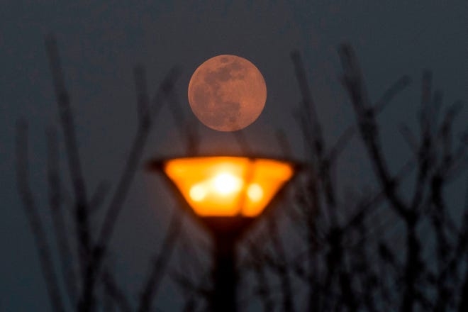 2020's April pink moon: calming respite from COVID-19 pandemic 2020s april pink moon calming respite from covid 19 pandemic