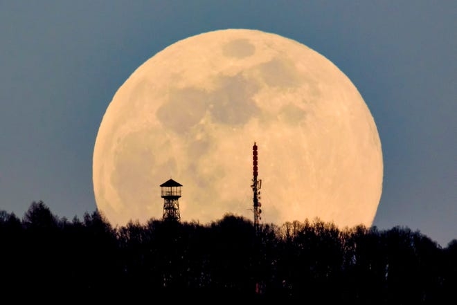 2020's April pink moon: calming respite from COVID-19 pandemic 2020s april pink moon calming respite from covid 19 pandemic