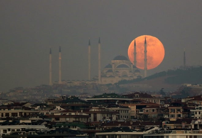 2020's April pink moon: calming respite from COVID-19 pandemic 2020s april pink moon calming respite from covid 19 pandemic