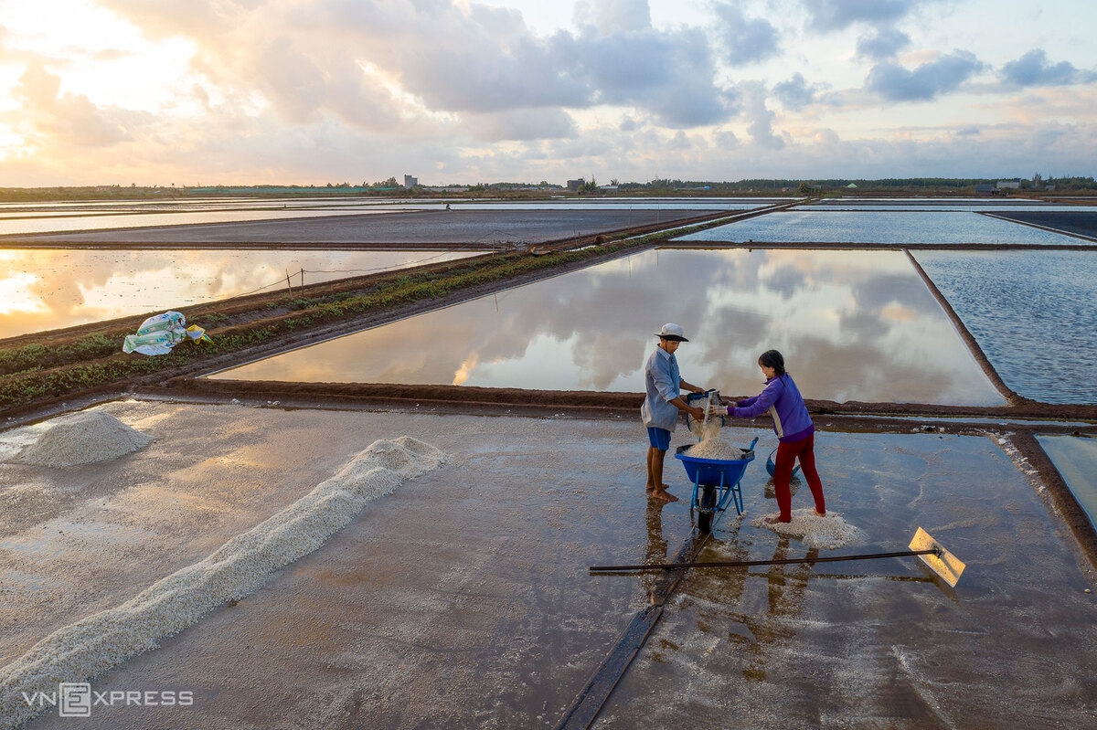 Picturesque salt fields in Bac Lieu, Southern Vietnam picturesque salt fields in bac lieu southern vietnam