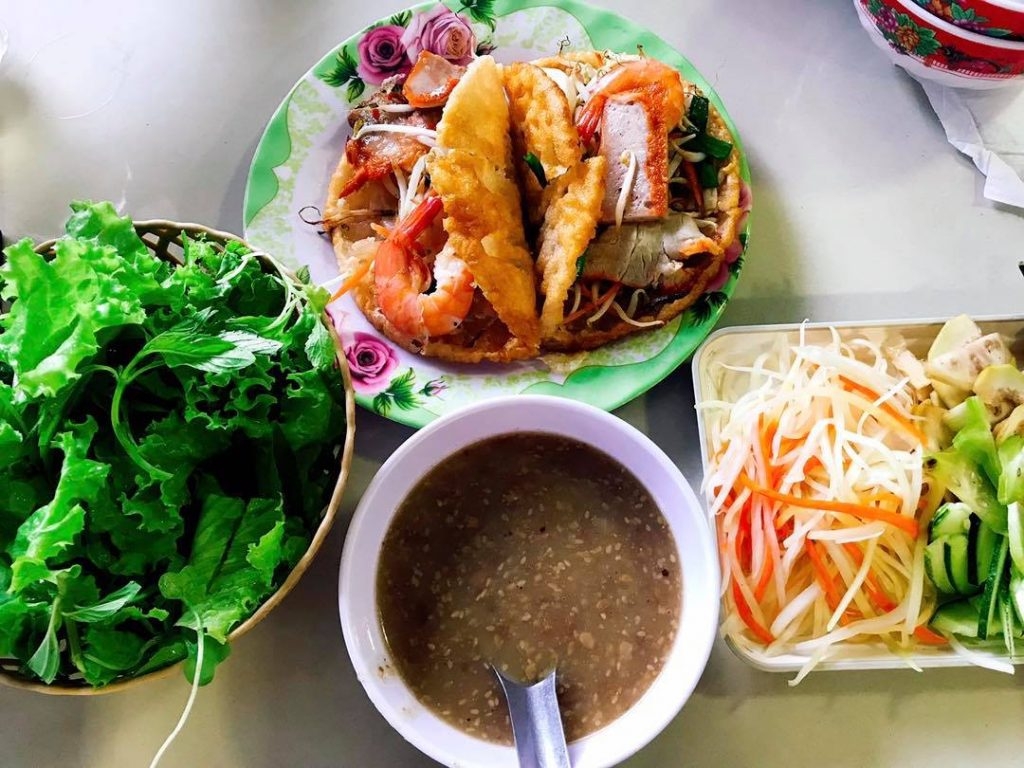 Crispy pancake, the tase of Hue crispy pancake the tase of hue
