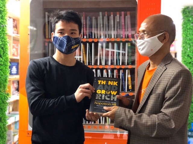 Exclusive ‘book ATM’ launched in Hanoi exclusive book atm launched in hanoi