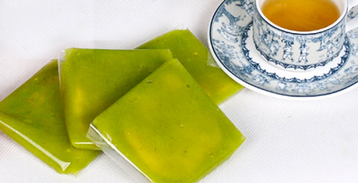 Green rice flake cakes, fine treat of Hanoi green rice flake cakes fine treat of hanoi