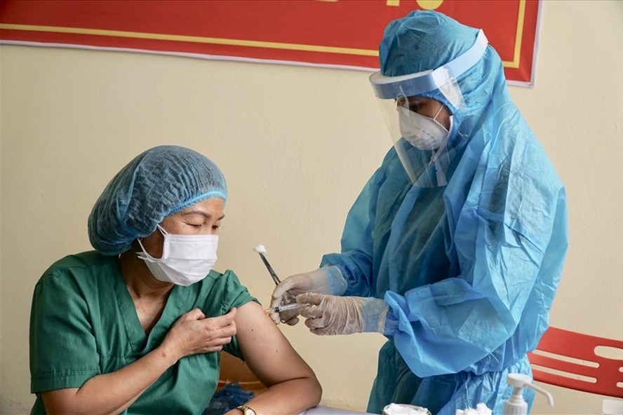 ‘Frontline’ journalists in Da Nang and HCMC are soon to get Covid-19 jabs ‘Frontline’ journalists in Da Nang and HCMC are soon to get Covid-19 jabs