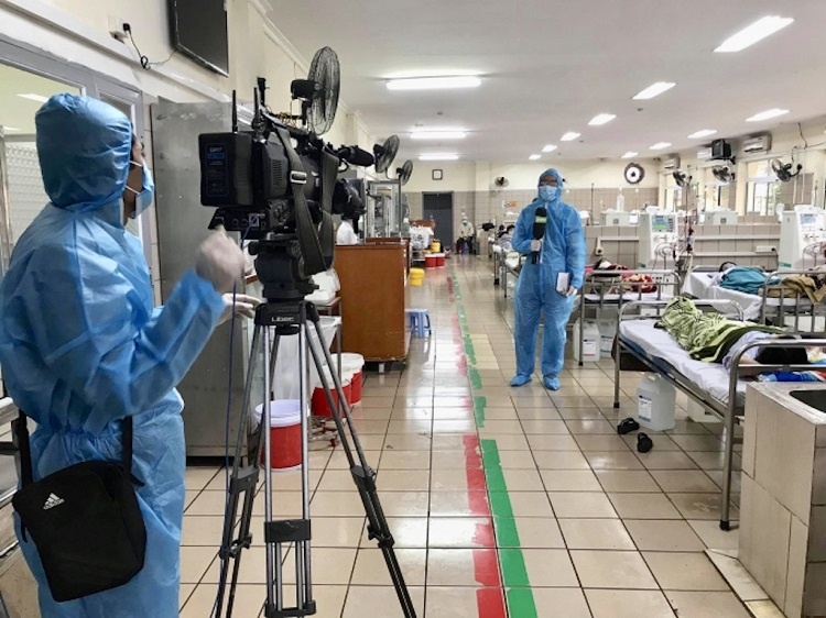 ‘Frontline’ journalists in Da Nang and HCMC are soon to get Covid-19 jabs ‘Frontline’ journalists in Da Nang and HCMC are soon to get Covid-19 jabs