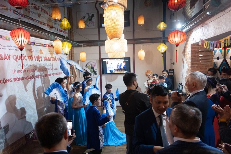 Overseas Vietnamese around the world commemorate Hung Kings’ death anniversary Overseas Vietnamese around the world commemorate Hung Kings’ death anniversary