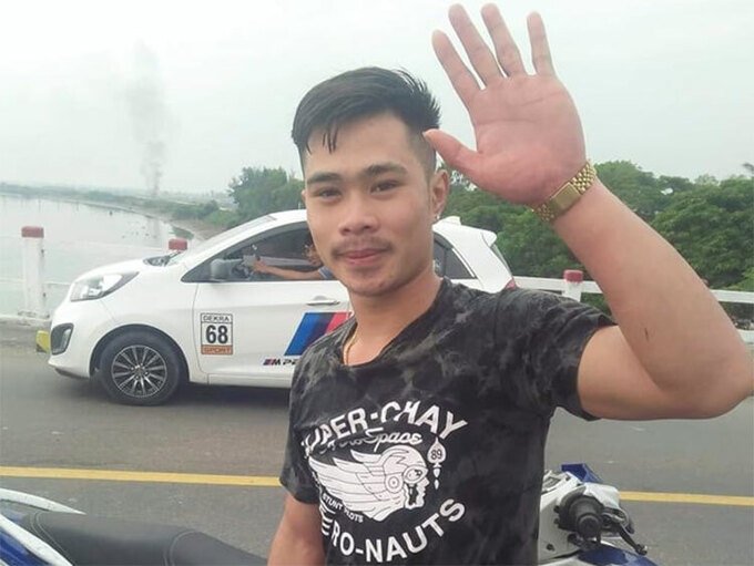 Laotian student jumps in river to save Vietnamese suicidal man laotian students jumps into river to save suicidal mans live