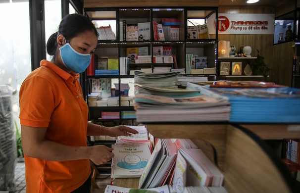 residents in hanoi outskirt burst with joy as 28 day covid 19 lockdown ends up photo