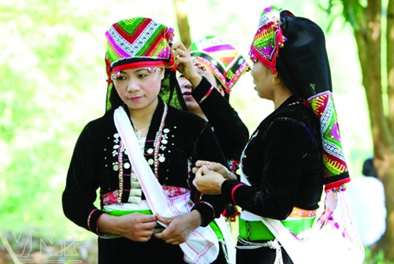 Unique wedding ceremony of Kho Mu ethnic people unique wedding ceremony of kho mu ethnic people