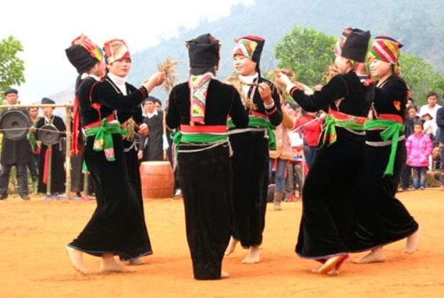 Unique wedding ceremony of Kho Mu ethnic people unique wedding ceremony of kho mu ethnic people