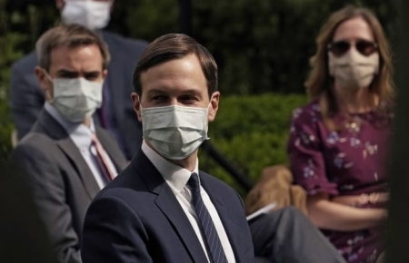 World news today: All White House staff required to wear face masks
