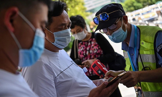 World news today: All White House staff required to wear face masks world news today all white house staff required to wear face masks 11 mil residents in wuhan tested for ncov