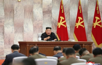 world news today mass protests set off fear of new coronavirus outbreaks