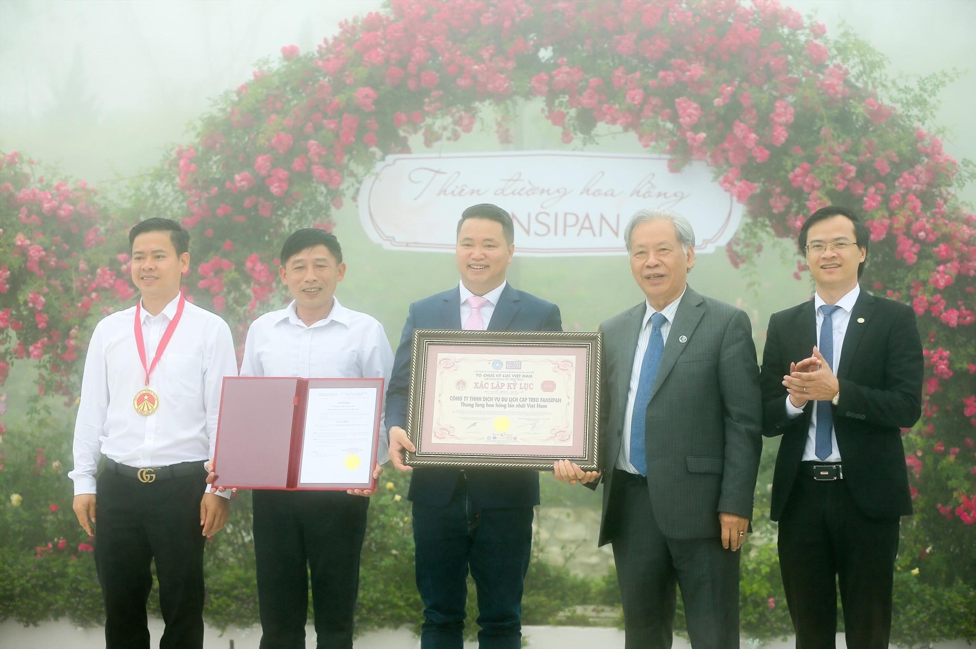 Sapa’s rose valley recognised as largest one in Vietnam sapas rose valley recognised as largest one in vietnam