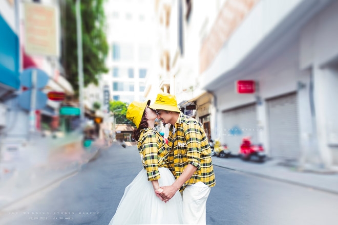 sweet wedding shots of the 65 vietnamese bride with her 24 pakistanian groom spur internet joy