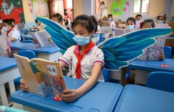 hong kong extends social distancing restrictions after a new cluster of coronavirus infections