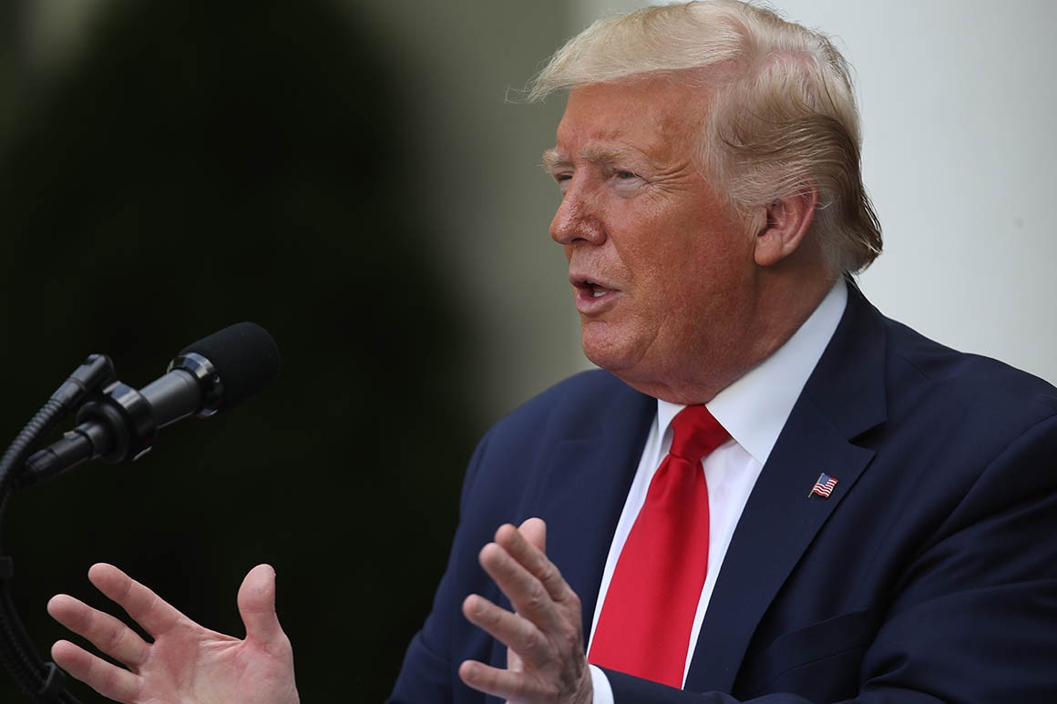 Donald Trump to sign executive order “pertaining to social media” amid Twitter furor donald trump to sign executive order pertaining to social media amid twitter furor