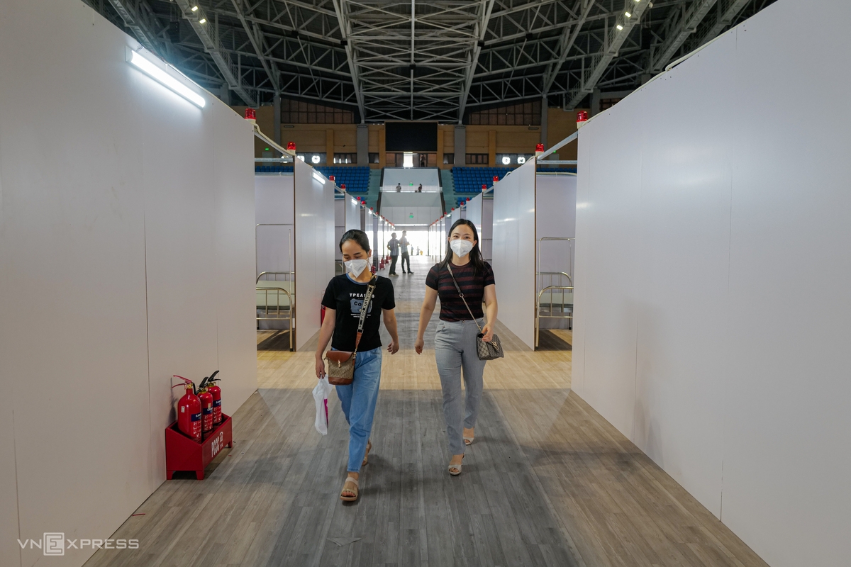 In photos: A look into Bac Giang's field hospital In photos: A look into Bac Giang's field hospital