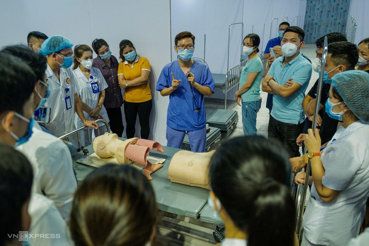 In photos: A look into Bac Giang's field hospital In photos: A look into Bac Giang's field hospital