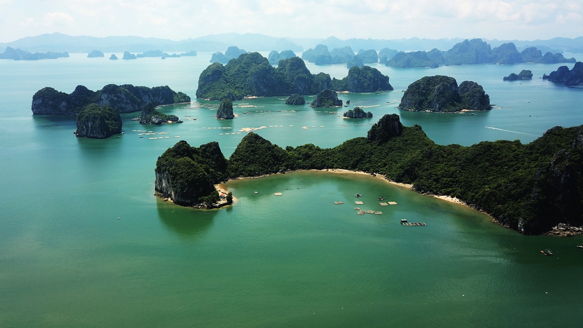 Vietnam's Bai Tu Long Bay under the camera of foreigner vietnams bai tu long bay under the camera of foreigner