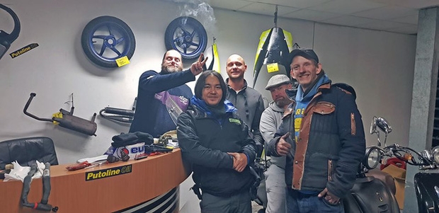 Vietnamese backpacker who travels the world on motorbikes returns Vietnam vietnamese backpacker returns vietnam