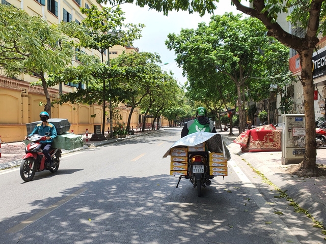 Prolonged heat wave disrupts lives in Vietnam Prolonged heat wave disrupts lives in Vietnam
