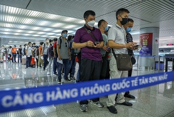 Vietnam mulls over one-week quarantine for vaccinated entrants