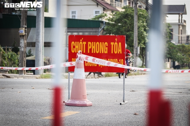 Ha Tinh deploys urgent measures to contain new cluster Central province Ha Tinh deploys urgent measures to contain first coronavirus cluster