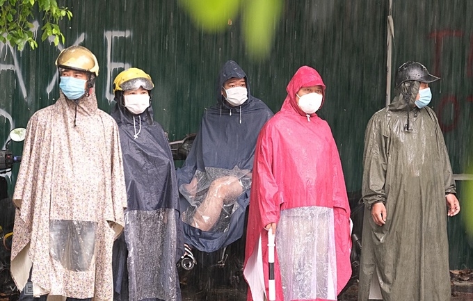 Torrential rain no problem for Hanoi test-takers Torrential rain no problem for Hanoi test takers