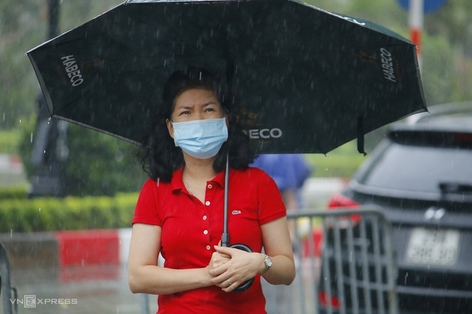 Torrential rain no problem for Hanoi test-takers Torrential rain no problem for Hanoi test takers