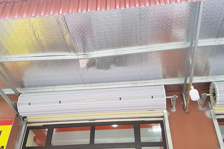 10-year-old survives fall from 5th floor 10-year-old survives fall from 5th floor