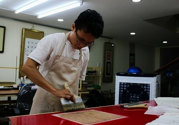 the vietnamese lifesaver of old books