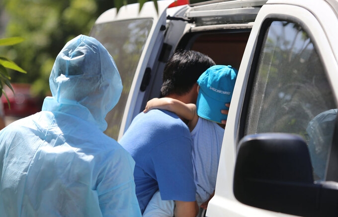 50 isolated in Da Nang after a man tested positive for coronavirus The suspected patient's son-in-law and grandson are being sent to local quarantine zone
