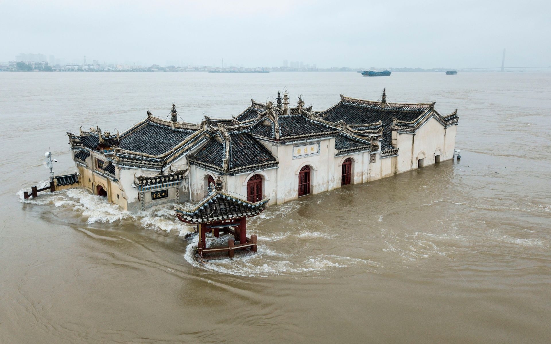 China massive flood update Yangtze River hit by third flood in 2020 The area is inundated with floodwater