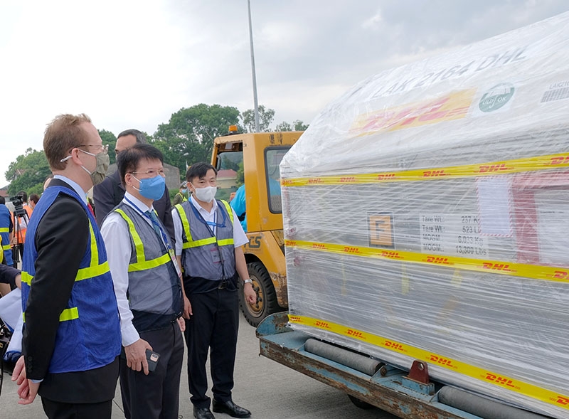 Over 97,000 Pfizer Vaccine Doses Arrive in Vietnam Over 97,000 Pfizer Vaccine Doses Arrive in Vietnam