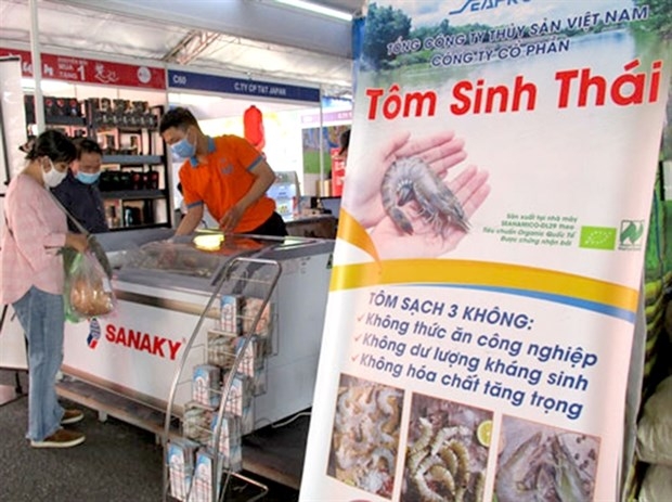 Vietnamese exporters turn to domestic market amid Covid-19 pandemic Vietnamese exporters turn to domestic market amid Covid-19 pandemic