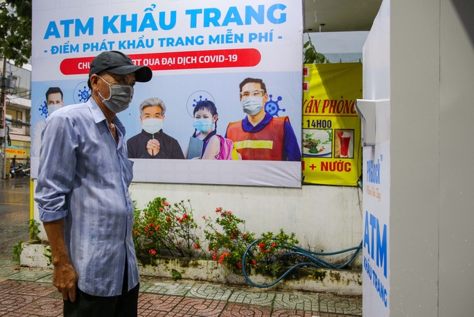 Free ‘face mask ATM’ in Ho Chi Minh City Free ‘face mask ATM’ makes debut in Hochiminh City, Vietnam