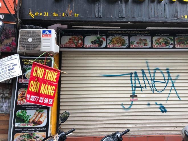 Dozens of dining establishments and accommodations closed in Hanoi Old Quarter Dozens of dining establishments and accommodations closed in Hanoi Old Quarter