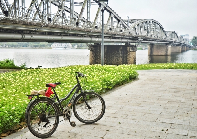 The charming grace of Truong Tien Bridge in Hue The charming grace of Truong Tien Bridge in Hue