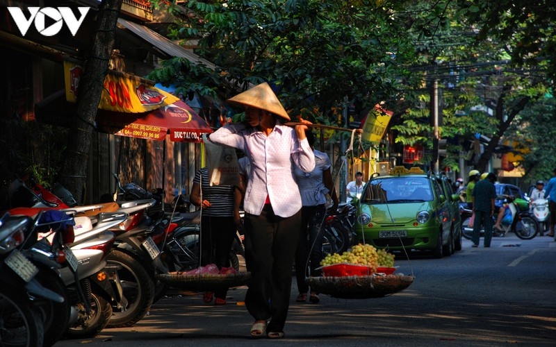 Street vendors, an enduring cultural beauty of Hanoi Street vendors, an enduring cultural beauty of Hanoi